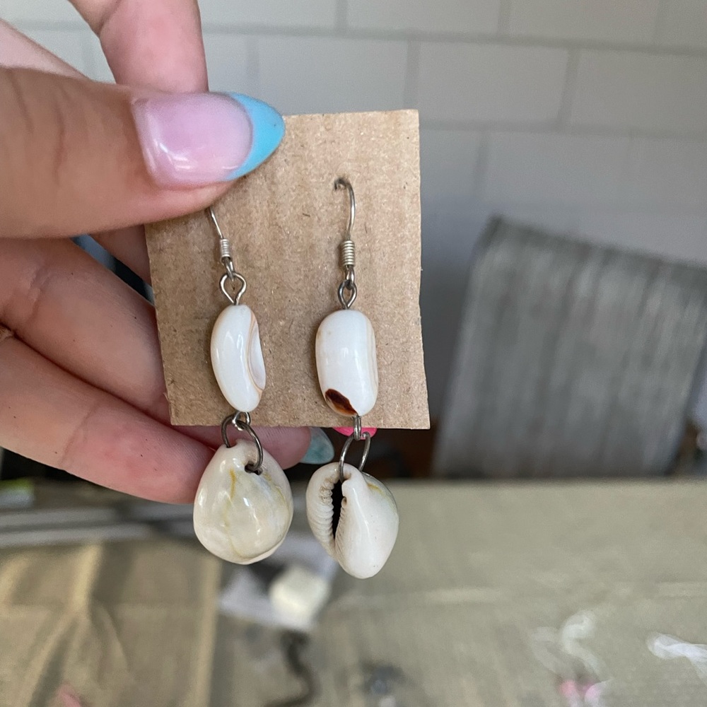Shell earrings